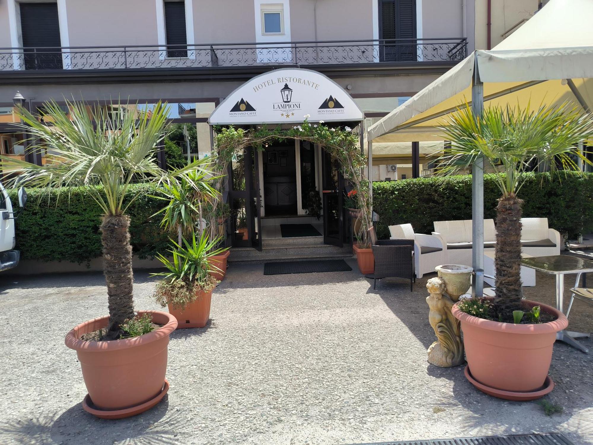 Hotel 4 Lampioni Cropani Exterior photo