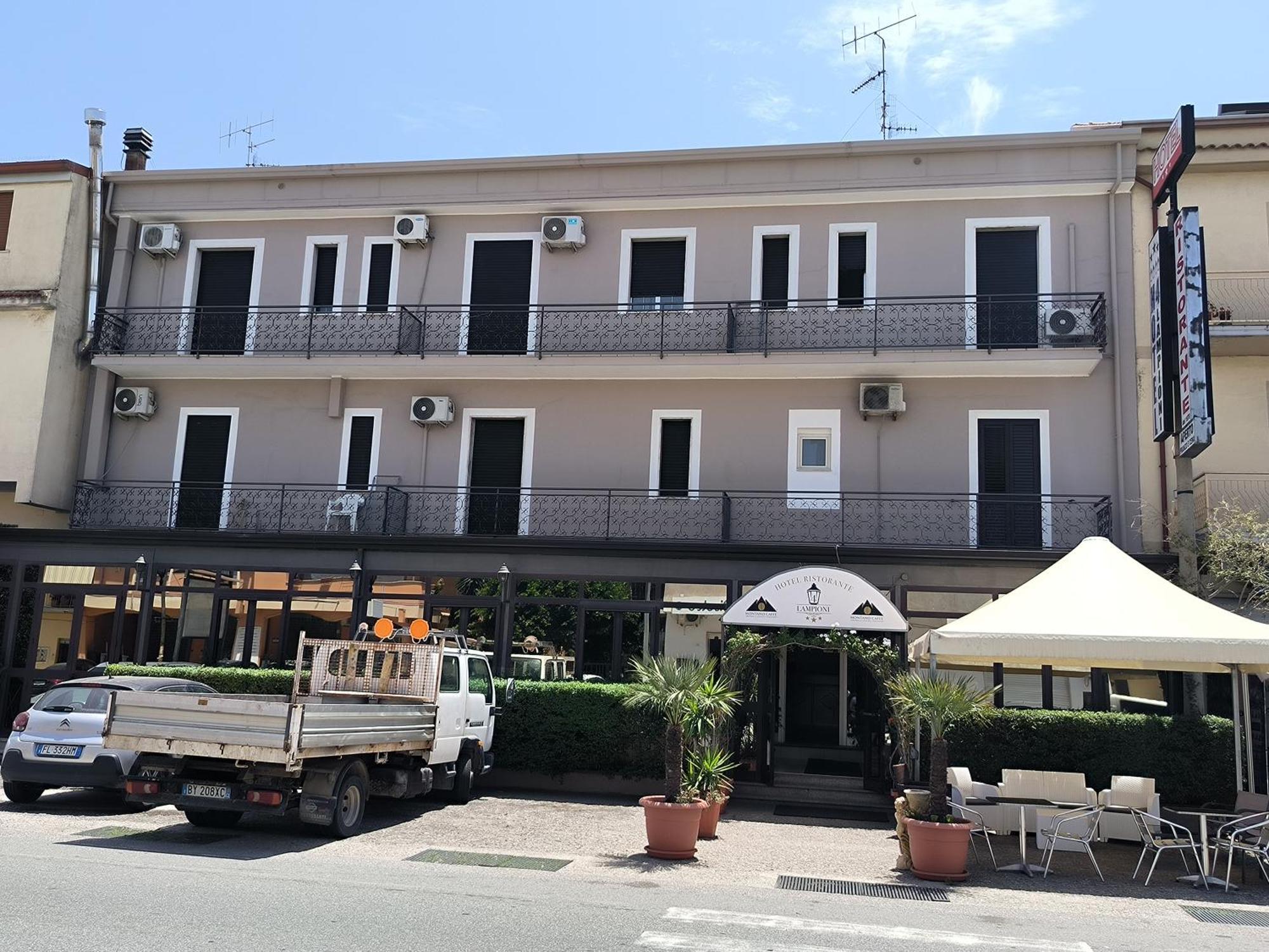 Hotel 4 Lampioni Cropani Exterior photo