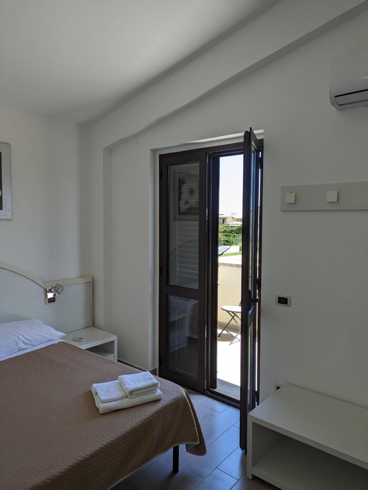 Hotel 4 Lampioni Cropani Exterior photo